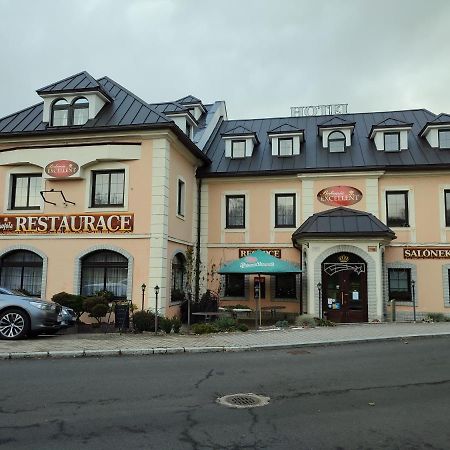 Hotel Bohemia Excellent Klášterec nad Ohří Exterior foto